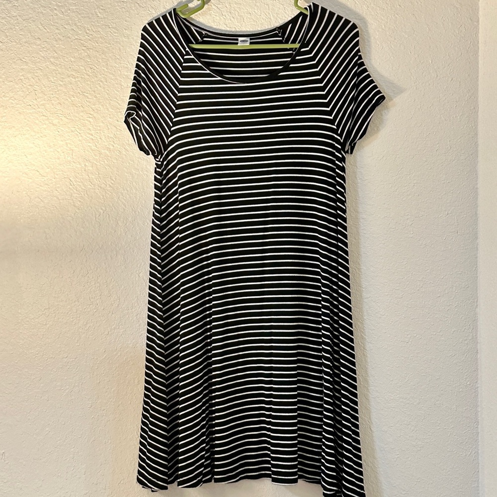 Old Navy dress striped medium